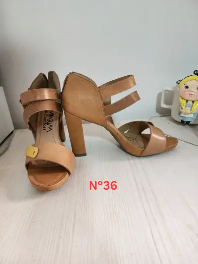 Sandalias de Tacón Alto Color Beige Talla 36 - miniatura 1