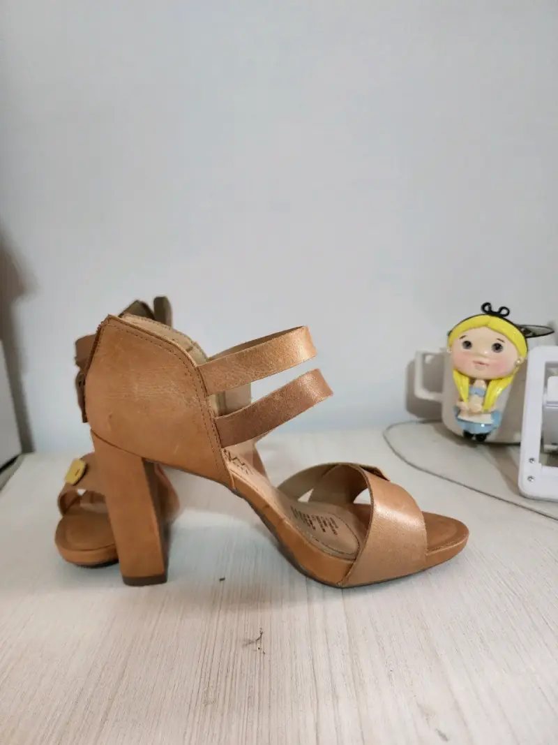 Sandalias de Tacón Alto Color Beige Talla 36 - 3