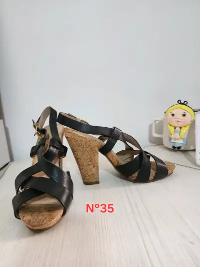Sandalias de tacón alto negras talla 35 - miniatura 1