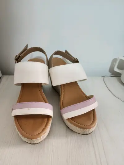 Sandalias de cuña blancas y rosadas talla 35 - miniatura 2