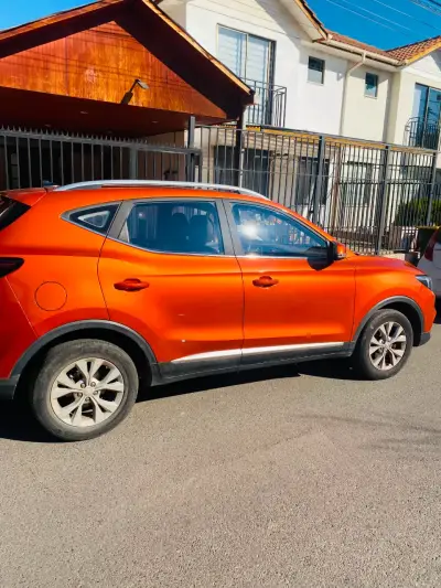 SUV MG ZS STD MEC 2022 Naranja en Buen Estado - miniatura 1