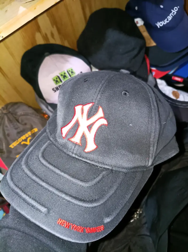 Gorra New York Yankees negra ajustable - 1