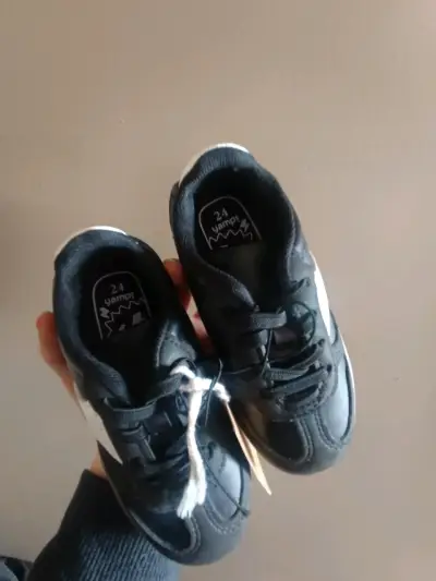 Zapatillas negras para niño talla 22 y 24 - miniatura 6