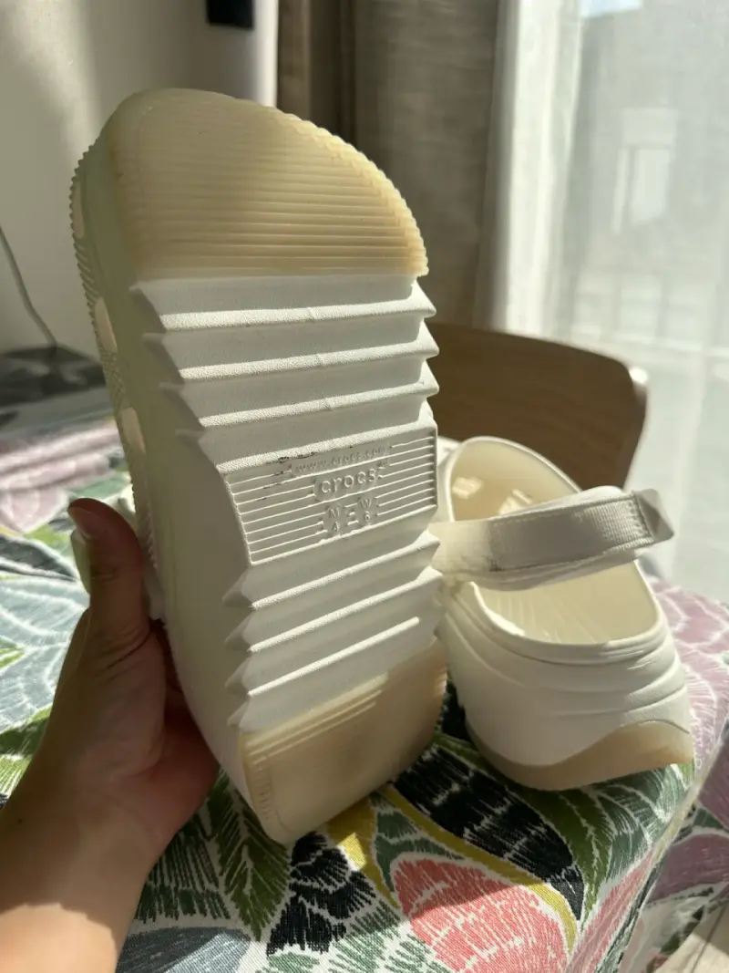 Zuecos blancos con plataforma Crocs - 3