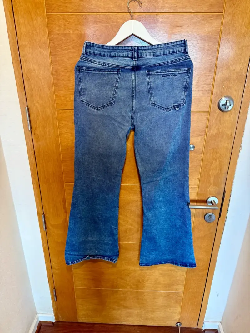 Jeans acampanados azul Karyn Coo - 3