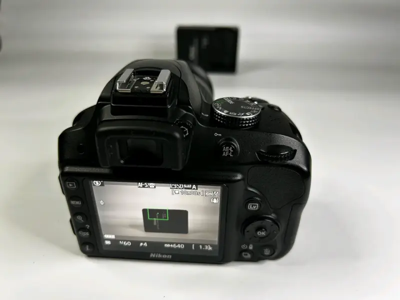 NIKON D3300 + 18-55MM | 7.400 disparos | SemiNueva - 4
