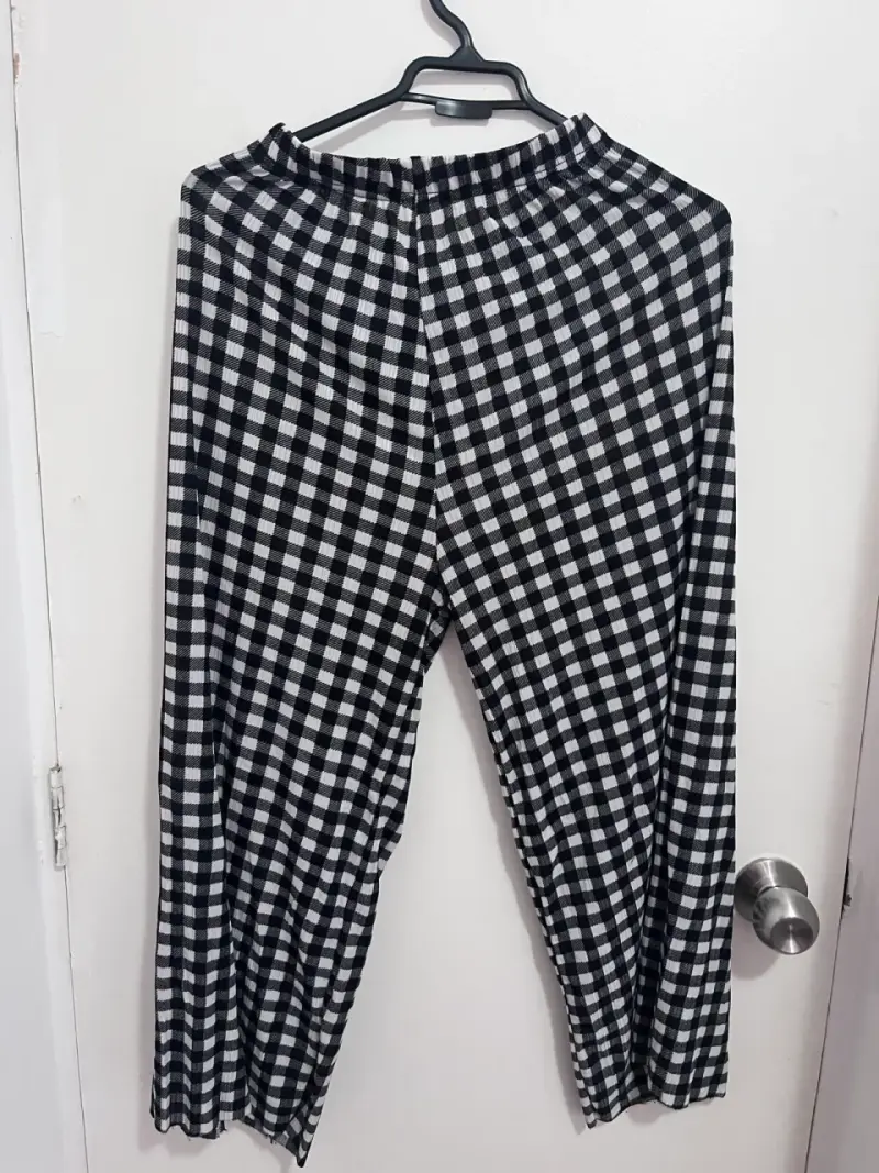 Pantalones a cuadros blanco y negro para mujer - 2