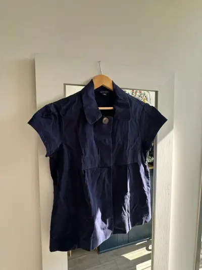 Blusa azul marino de manga corta para mujer - miniatura 1