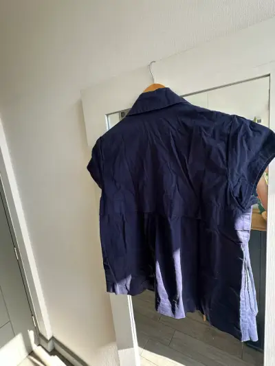 Blusa azul marino de manga corta para mujer - miniatura 3