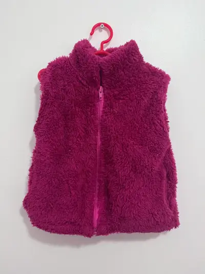 Chaleco sin mangas de peluche fucsia para niña - miniatura 1