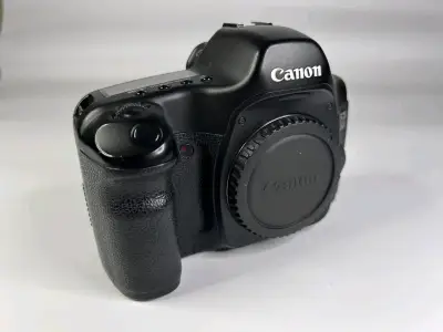 Canon 5D Mark 1 Cuerpo | 7 mil disparos - miniatura 1