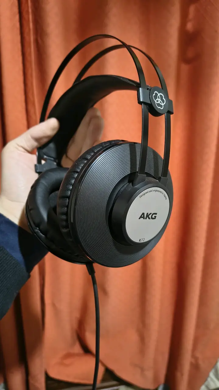 Audífonos AKG K72 de estudio - 2