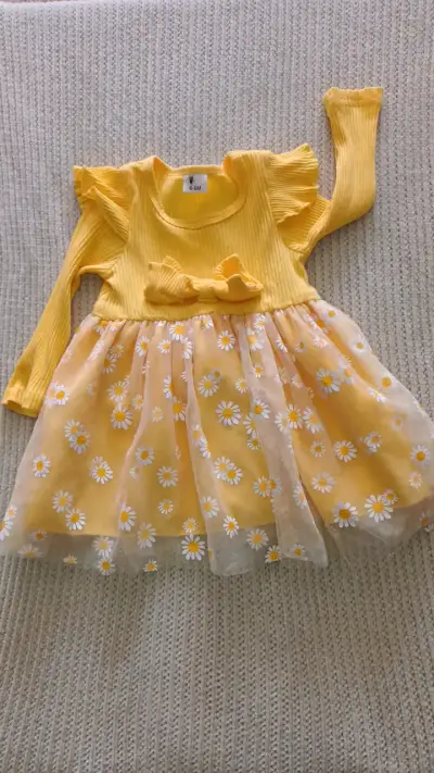 Vestido amarillo para bebé - miniatura 1