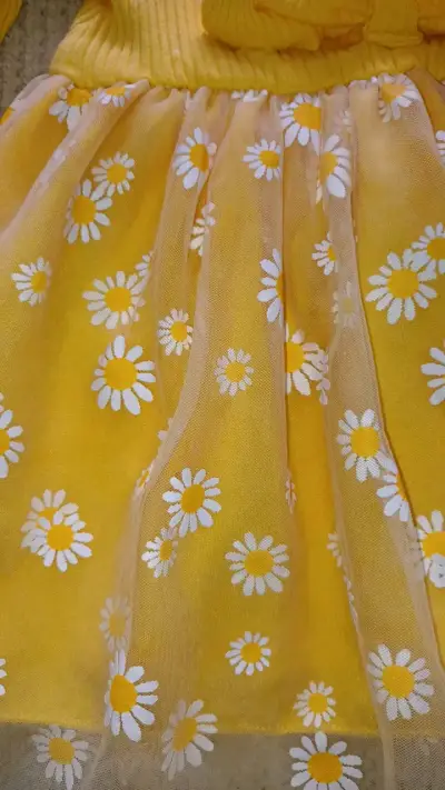 Vestido amarillo para bebé - miniatura 3