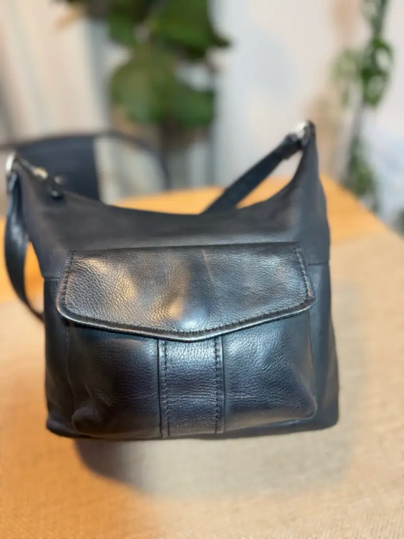 Bolso de cuero negro Fossil con bolsillo frontal - 2
