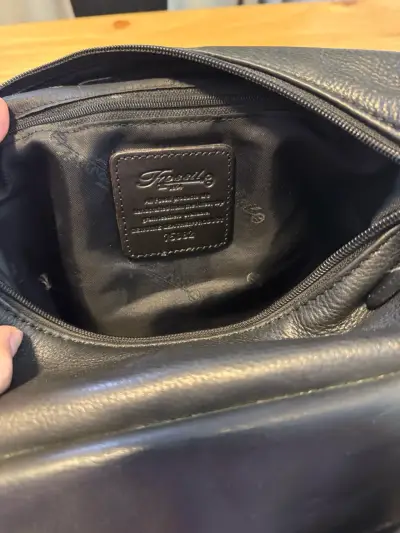 Bolso de cuero negro Fossil con bolsillo frontal - miniatura 4