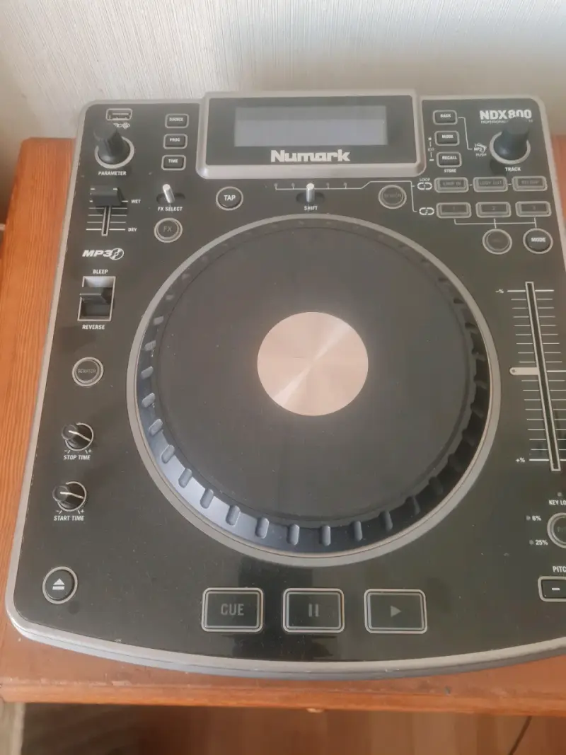 Controñador Dj Numark NDX800 para DJ