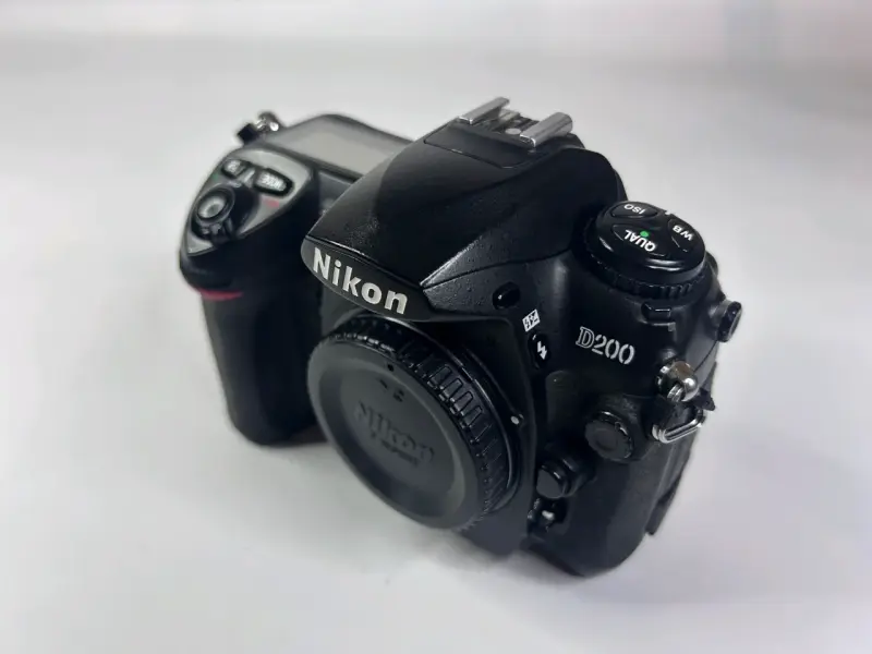 Nikon D200 Cuerpo | 42.600 disparos - 1