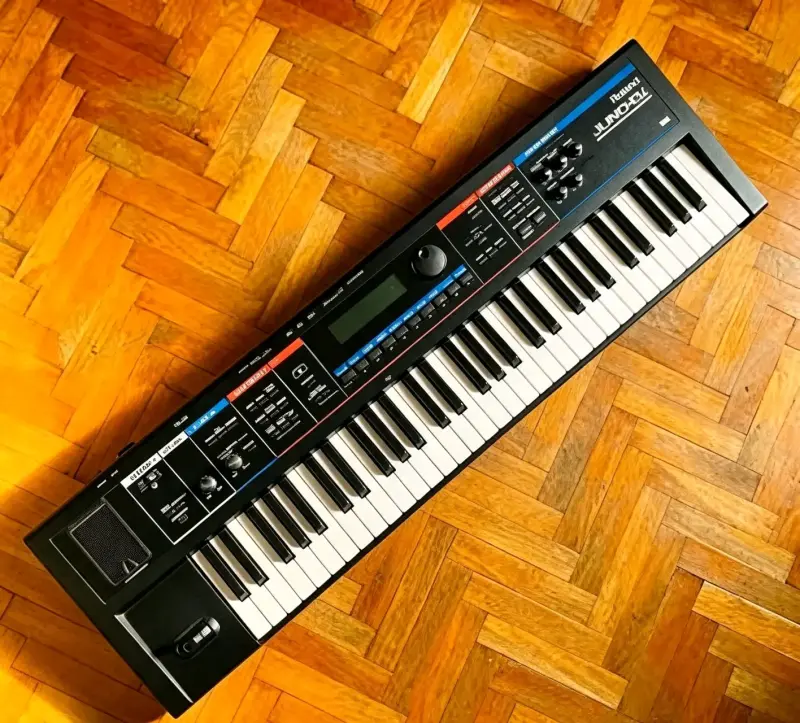 Teclado Sintetizador Roland Juno-Di