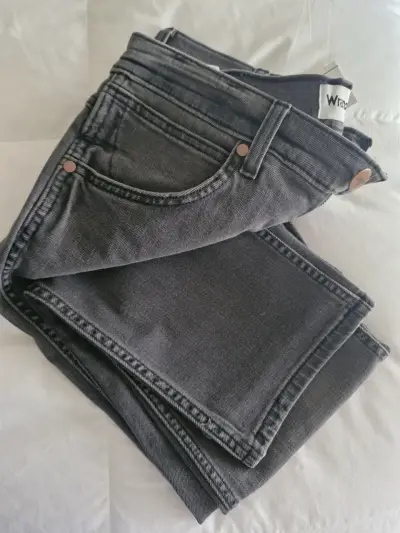 Jeans Wrangler greensboro regular fit black gold - miniatura 6