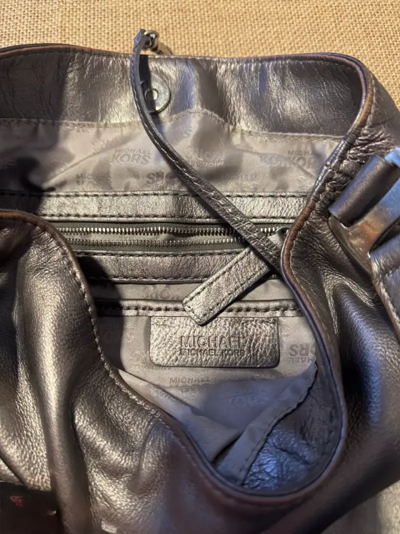 Bolso de cuero Michael Kors gris metálico - 3