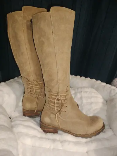 Botas de cuero gamuza beige  y cremallera - miniatura 1