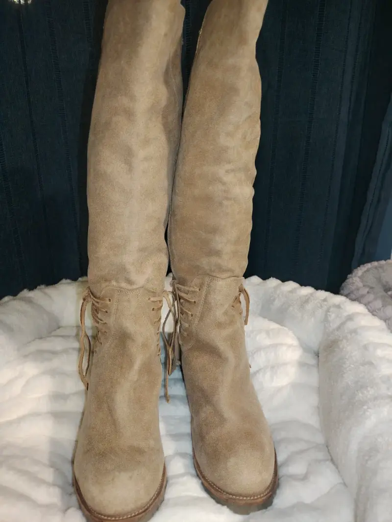 Botas de cuero gamuza beige y cremallera - 2