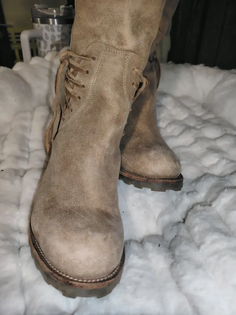 Botas de cuero gamuza beige y cremallera - 5