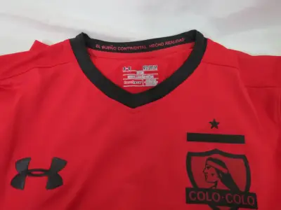 Camiseta de fútbol Colo-Colo roja Under Armour - miniatura 6