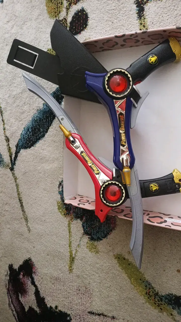 Espadas de juguete Power Rangers con detalles coloridos - 2
