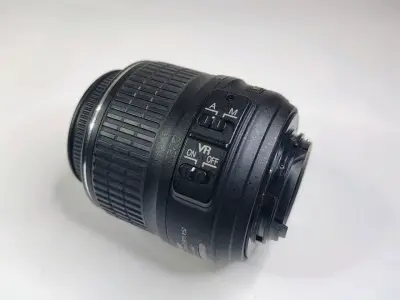 Lente Nikon DX 18-55mm VR para cámaras - miniatura 4