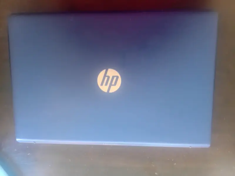 Laptop HP Pavilion con Gráficos Radeon - 5