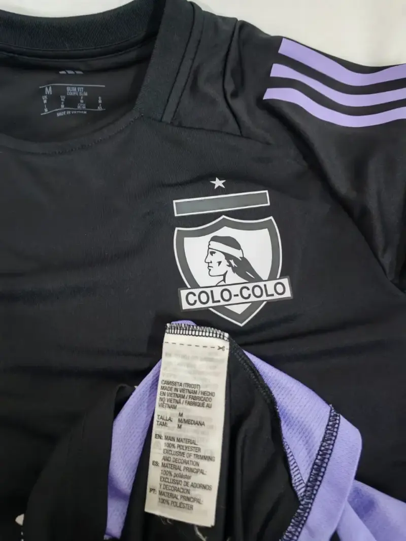 Camiseta Colo-Colo Negra y Morada Talla M - 2