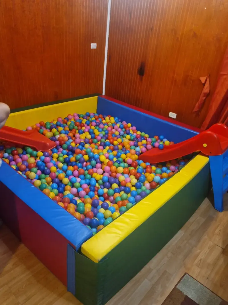 Vendo piscina de pelotas grande - 1