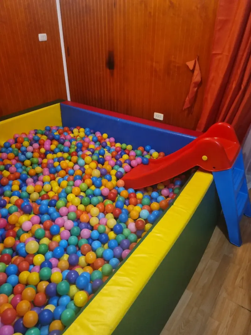 Vendo piscina de pelotas grande - 4