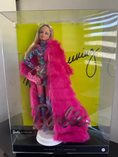 Muñeca Barbie Signature con abrigo rosa - miniatura 1