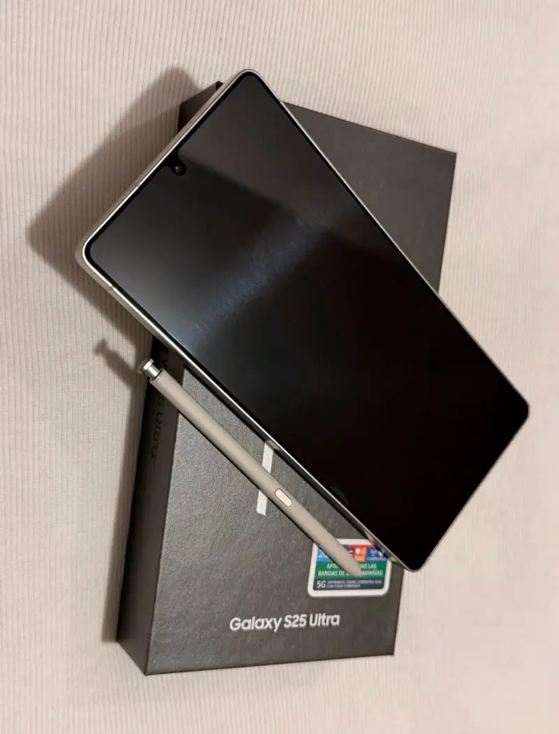 Samsung Galaxy S25 Ultra con S Pen y funda - 1