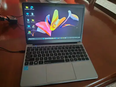 Laptop Chuwi HeroBook Pro con Intel Celeron - miniatura 1