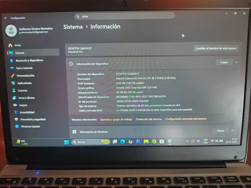 Laptop Chuwi HeroBook Pro con Intel Celeron - 4
