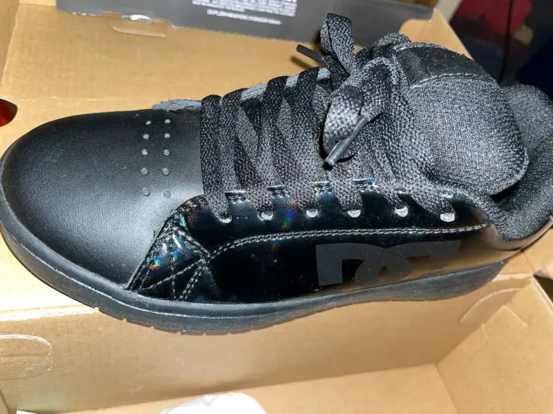 Zapatillas negras DC para mujer nuevas - 1