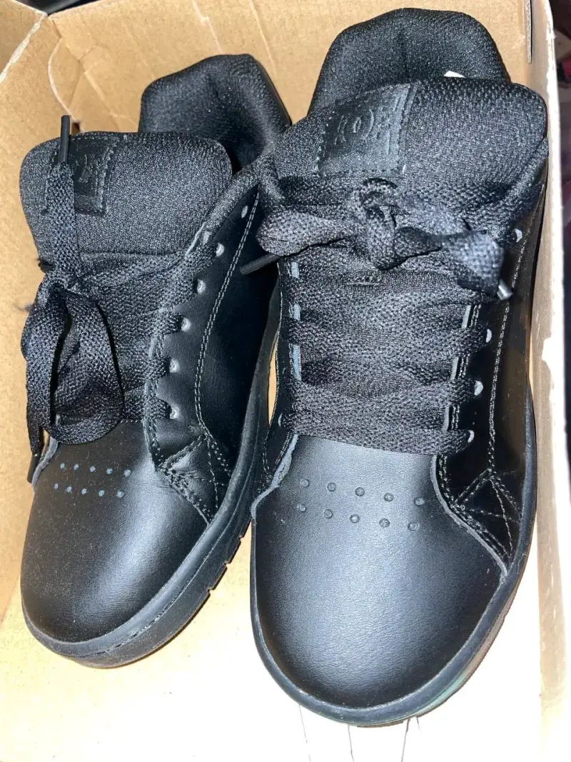 Zapatillas negras DC para mujer nuevas - 4