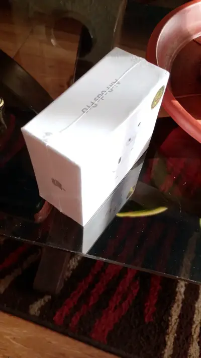 Audífonos inalámbricos Apple AirPods Pro nuevos - miniatura 2