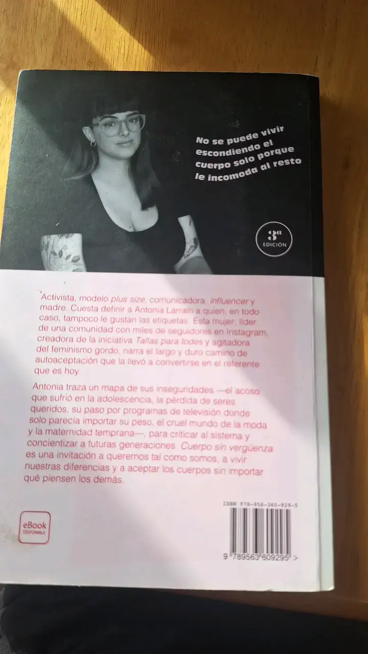 Libro 'Cuerpo Sin Vergüenza' de Antonia Larraín - 2