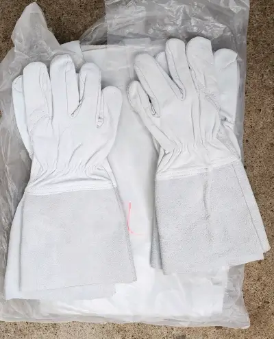 Traje de protección de cuero con guantes - miniatura 2