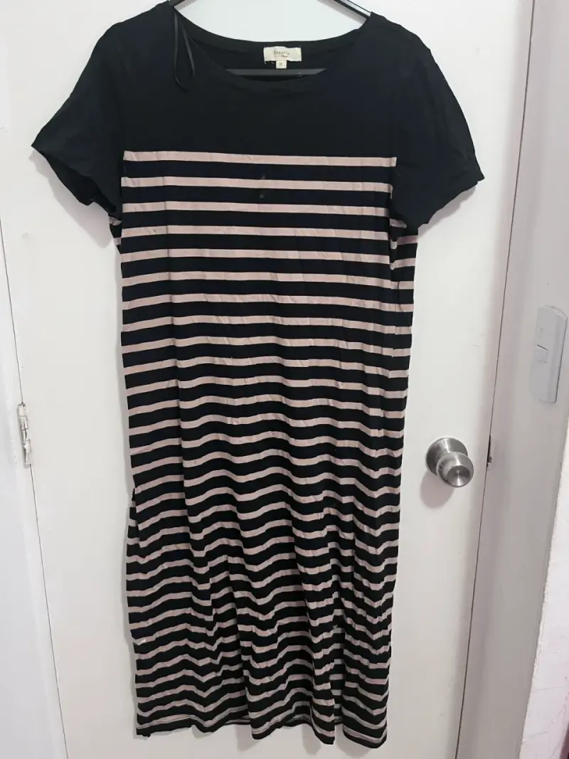 Vestido a rayas negro y beige para mujer - 2