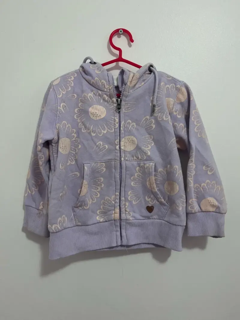 Polerón infantil con capucha y diseño floral - 1