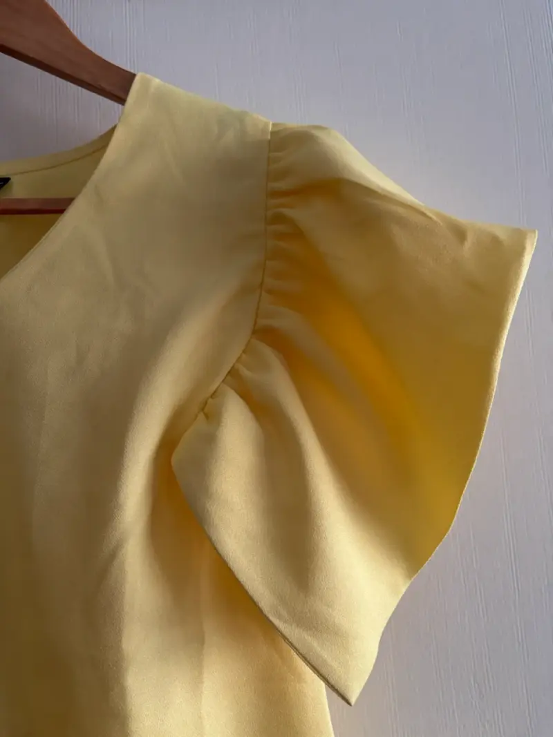 Vestido amarillo con mangas abullonadas Boohoo - 2