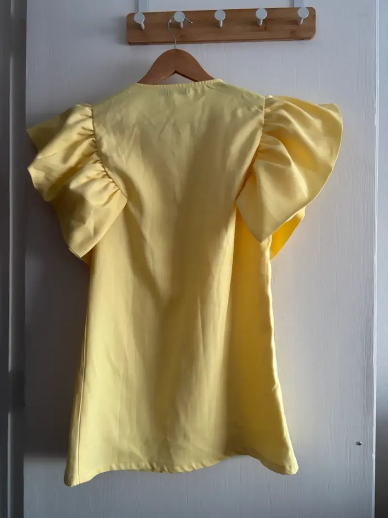 Vestido amarillo con mangas abullonadas Boohoo - 3