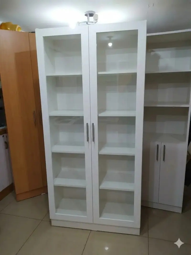 Vitrina de melamina con vidrio