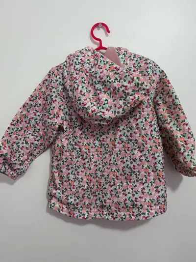 Chaqueta impermeable infantil con estampado floral - miniatura 2
